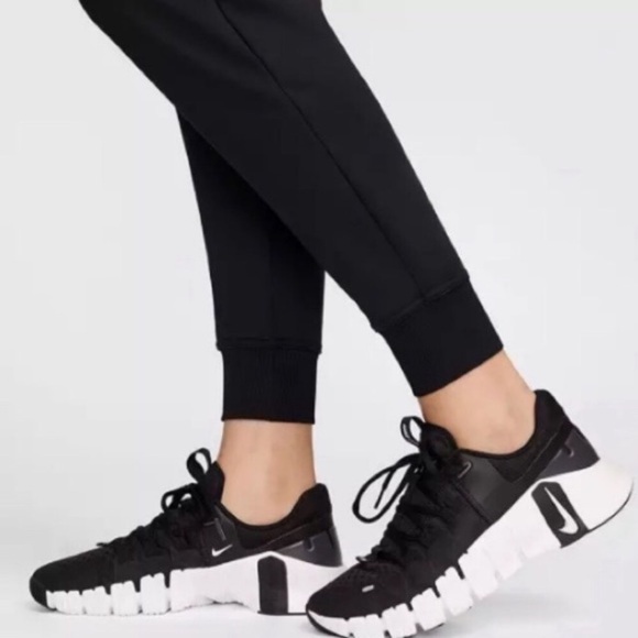 Nike Therma-Fit One High-Waisted Joggers - Picture 4 of 16